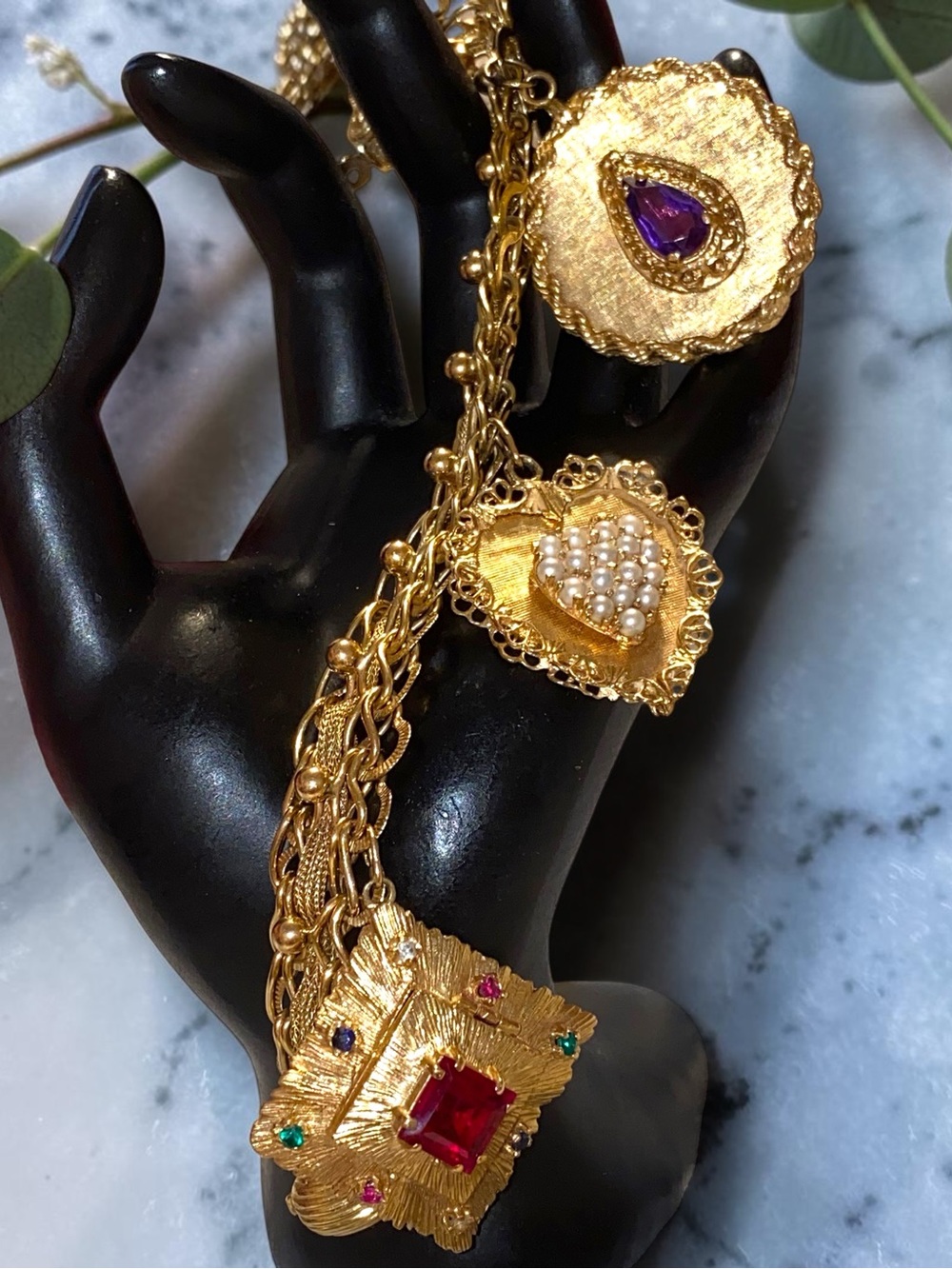 Vintage HEAVY SOLID 14K Yellow Gold 16mm Wide 7” Charm Bracelet with 3 Charms! - Picture 3 of 16